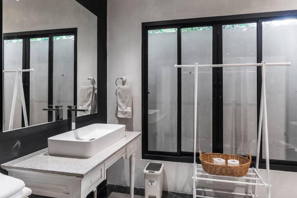 Sclass & Swimming Pool , 10 Min From Airport * 清迈